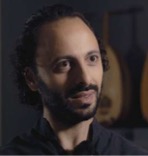 Musician, composer, luthier,
and a member —together with
his brothers Samir and Adnan
Joubran— of the Trio Joubran.
He is considered one of the
great masters of the Arabic
oud. Among other distinctions,
he received the Muhr Arab
Award for Best Composer at
the Dubai International Film
Festival in 2009 and 2011. He
has lived in Paris since 2005.